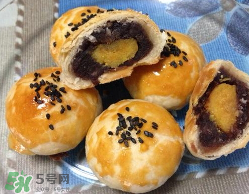 蛋黃酥用什么面粉？蛋黃酥能用低筋面粉嗎？