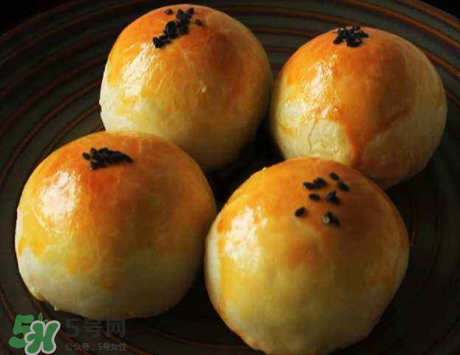 蛋黃酥可以用黃油嗎？蛋黃酥用豬油還是黃油？