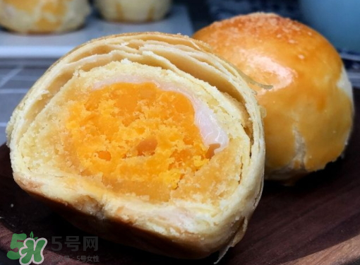 蛋黃酥可以用黃油嗎？蛋黃酥用豬油還是黃油？