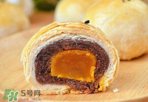 蛋黃酥可以用黃油嗎？蛋黃酥用豬油還是黃油？