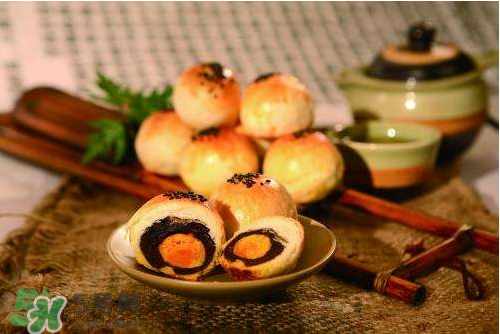 蛋黃酥可以用微波爐烤嗎？微波爐可以做蛋黃酥嗎？