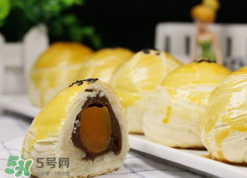 蛋黃酥可以用微波爐烤嗎？微波爐可以做蛋黃酥嗎？