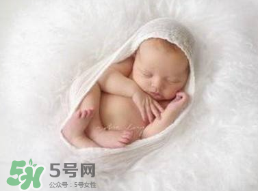 剪臍帶時(shí)寶寶會(huì)不會(huì)疼？剪臍帶寶寶疼嗎？