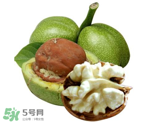 鮮核桃和干核桃哪個(gè)更有營養(yǎng)？鮮核桃和干核桃哪個(gè)營養(yǎng)價(jià)值高？