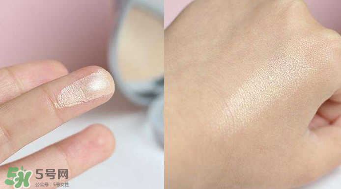 The balm高光粉餅怎么樣？The balm高光粉餅好用嗎？