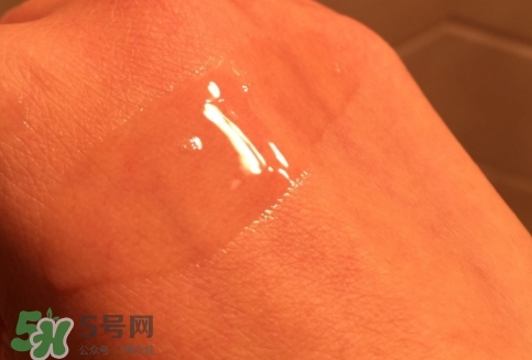 護(hù)發(fā)精油能不能抹頭皮？護(hù)發(fā)精油的危害