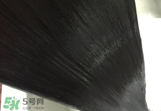 護(hù)發(fā)精油能不能抹頭皮？護(hù)發(fā)精油的危害