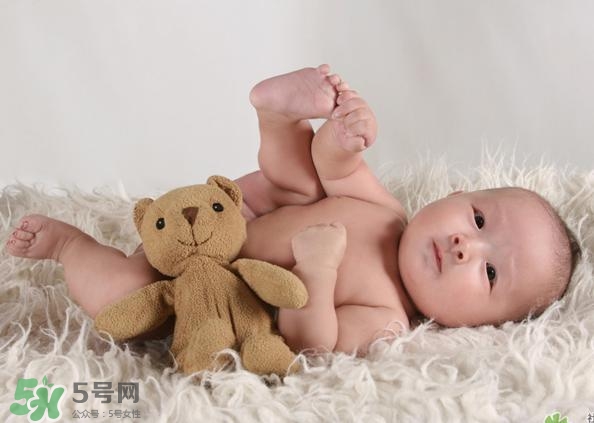 寶寶驚厥是什么癥狀？如何區(qū)別寶寶驚厥和驚跳？