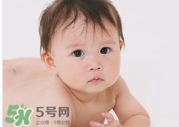 剛出生的寶寶要注意什么？剛出生的寶寶要準備哪些東西？