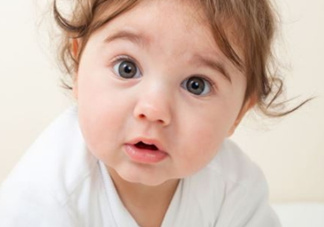 新生兒吐奶是什么原因？新生兒吐奶從鼻子出來怎么回事？