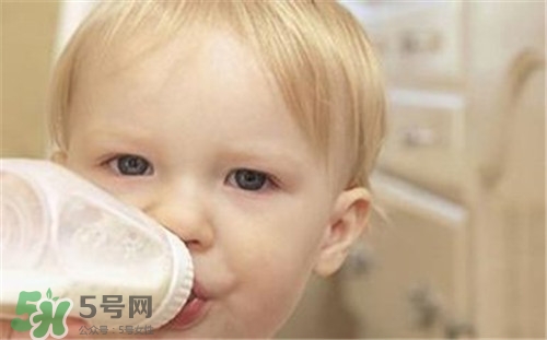 寶寶經(jīng)常換奶粉好嗎？經(jīng)常換奶粉對(duì)寶寶有什么影響？