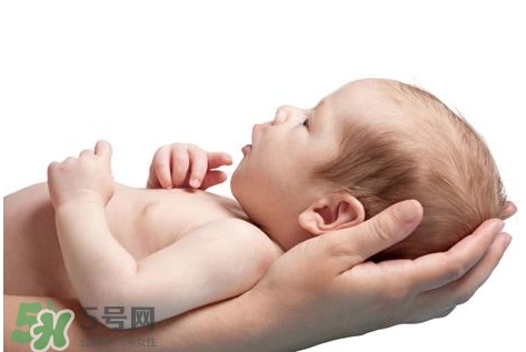 新生寶寶怎么抱？新生寶寶可以豎著抱嗎？