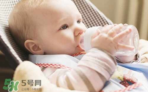 寶寶奶粉過(guò)敏什么原因？奶粉過(guò)敏的識(shí)別和處理