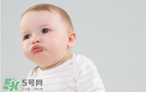 寶寶驚跳反應什么時候消失？寶寶驚跳反射太頻繁怎么辦？