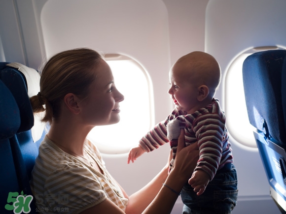 兒童安全座椅要坐到幾歲？兒童安全座椅適合多大的孩子？