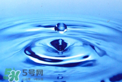 國家飲用水標(biāo)準(zhǔn)是什么？飲用水和礦泉水的區(qū)別