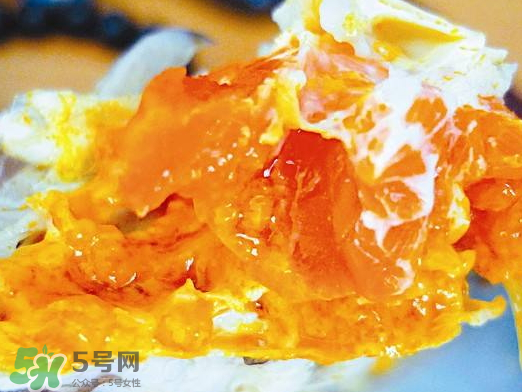 蟹黃是黑色的怎么回事？蟹黃中間有黑的是什么？