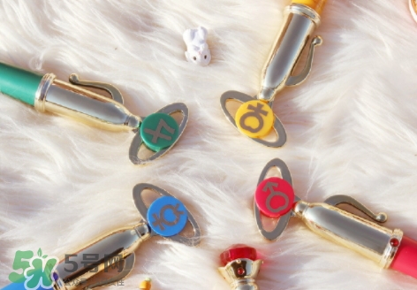 美少女戰(zhàn)士變身筆唇膏色號 美少女戰(zhàn)士變身筆唇膏試色 美少女戰(zhàn)士變身筆唇膏色號 美少女戰(zhàn)士變身筆唇膏試色