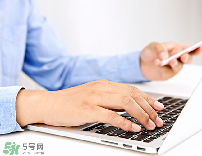 指甲上沒(méi)有月牙是病嗎？指甲上沒(méi)有月牙正常嗎？