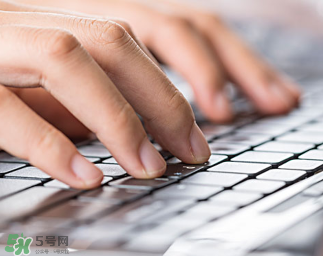 指甲上沒(méi)有月牙是病嗎？指甲上沒(méi)有月牙正常嗎？