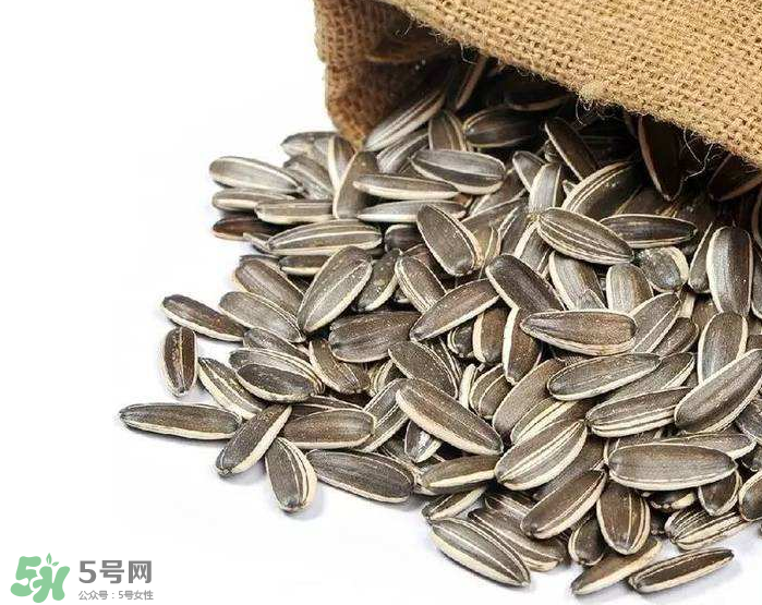 葵花籽是發(fā)物嗎？葵花籽致癌嗎？