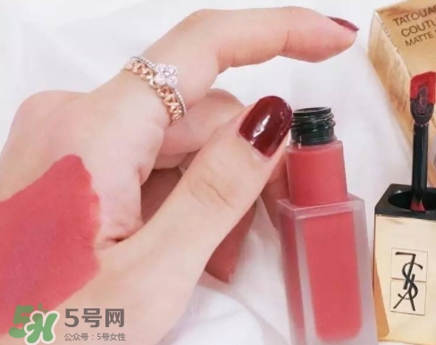 ysl絲絨啞光唇釉怎么樣？ysl啞光唇釉和香奈兒印記唇釉