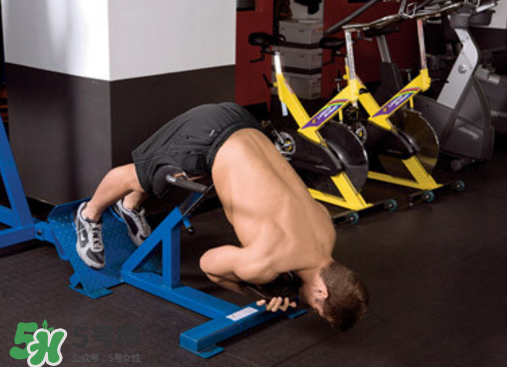 羅馬椅挺身很傷腰嗎？羅馬椅挺身對(duì)腰有傷害嗎？