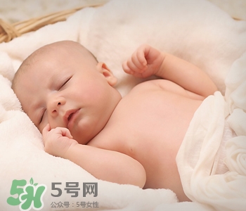 寶寶多大可以剪指甲？寶寶剪指甲的正確方法