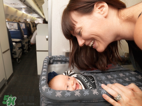 兒童安全座椅要坐到幾歲？兒童安全座椅適合多大的孩子？