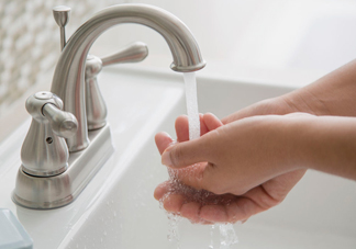 自來水為什么不能直接喝？自來水洗過的水果為什么可以吃？