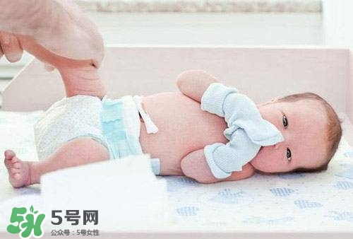 用尿布好還是尿不濕好？用尿布好還是紙尿褲好？