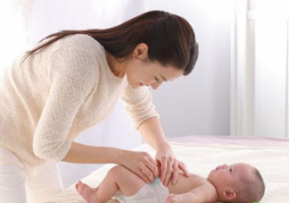 用尿布會(huì)紅屁股嗎？嬰兒如何使用尿布？