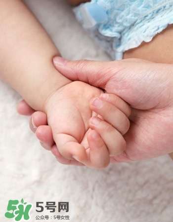 寶寶剪指甲剪到肉怎么辦？寶寶剪指甲流血了怎么辦？