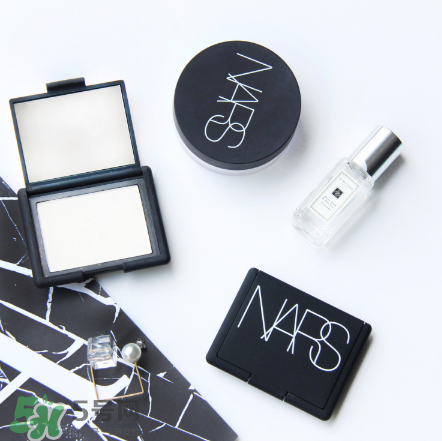 NARS高光蜜粉餅怎么樣？NARS高光蜜粉餅好用嗎？