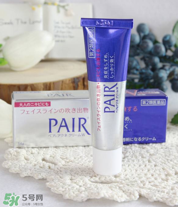 獅王祛痘膏和樂敦cc哪個好？獅王祛痘膏和樂敦cc可以一起用嗎？