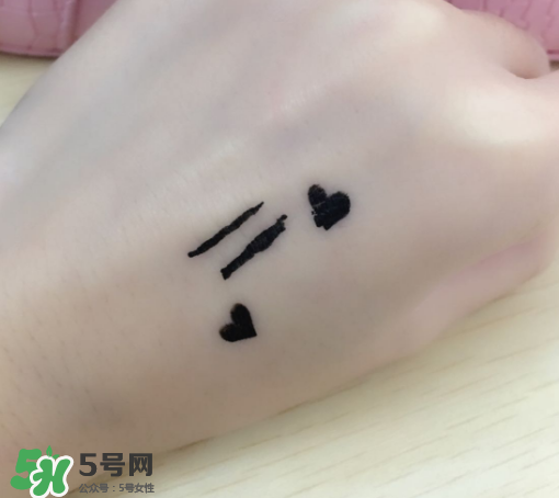 美寶蓮眼線液筆怎么樣？美寶蓮眼線液筆暈染嗎？