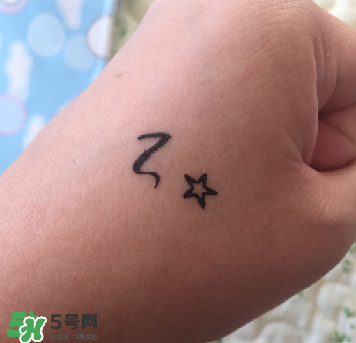 美寶蓮眼線液筆怎么樣？美寶蓮眼線液筆暈染嗎？