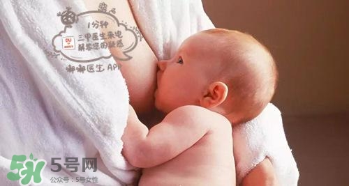 寶寶睡覺出汗多還要蓋被嗎？寶寶睡覺出汗多怎么辦？