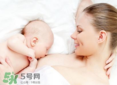 寶寶睡覺吃奶好嗎？寶寶睡覺吃奶怎么辦？