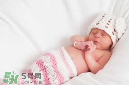 怎么哄寶寶入睡？哄寶寶睡覺的方法