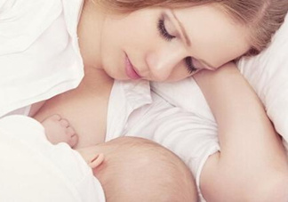 母乳喂養(yǎng)的寶寶需要喂水嗎？母乳喂養(yǎng)的重要性