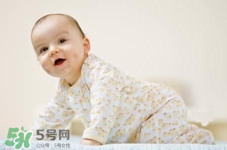 寶寶睡覺突然大哭是什么原因？寶寶睡覺突然哭醒怎么辦？