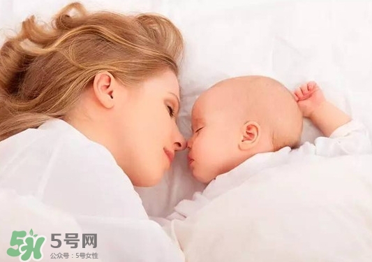 怎么哄寶寶入睡？哄寶寶睡覺的方法