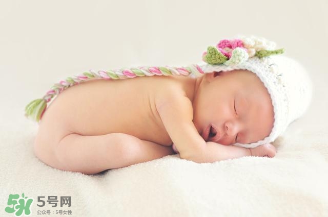 寶寶張嘴睡覺(jué)怎么回事？寶寶張嘴睡覺(jué)怎么糾正？