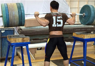 舉重腰帶怎么選擇？舉重腰帶越寬越好嗎？