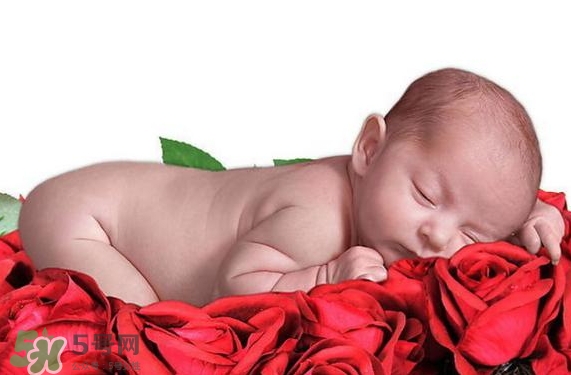 要上班了寶寶吃母乳怎么辦？要上班了寶寶不吃奶瓶怎么辦？