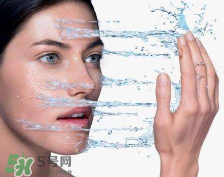 化妝水你選對了嗎？8款熱門明星化妝水測評