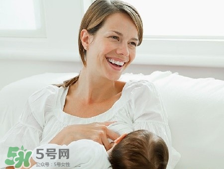 母乳到什么時(shí)候就沒(méi)營(yíng)養(yǎng)了？母乳什么時(shí)候斷最好？