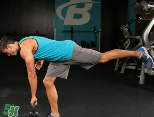 單腳硬拉怎么練？5招教你學會單腳硬拉