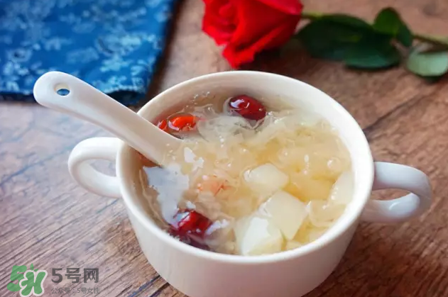 秋季養(yǎng)生食譜有哪些？秋季健康靠這些